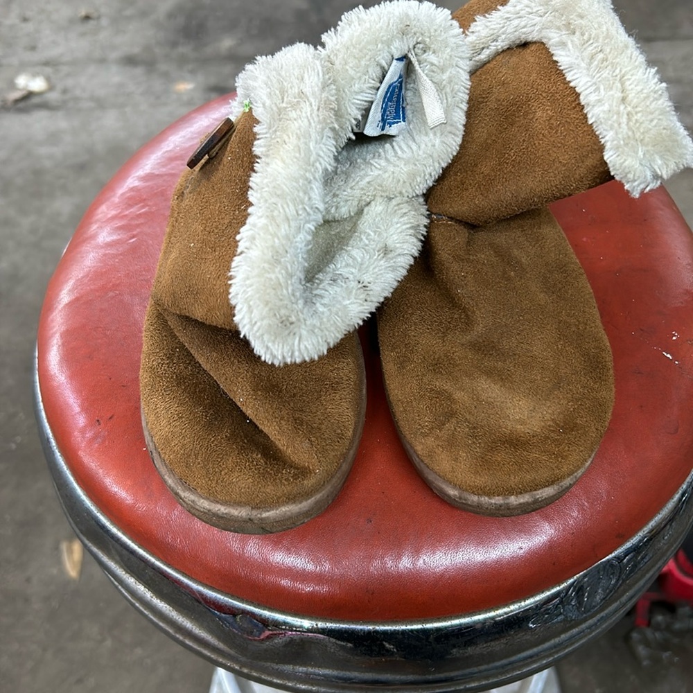 Girls boots